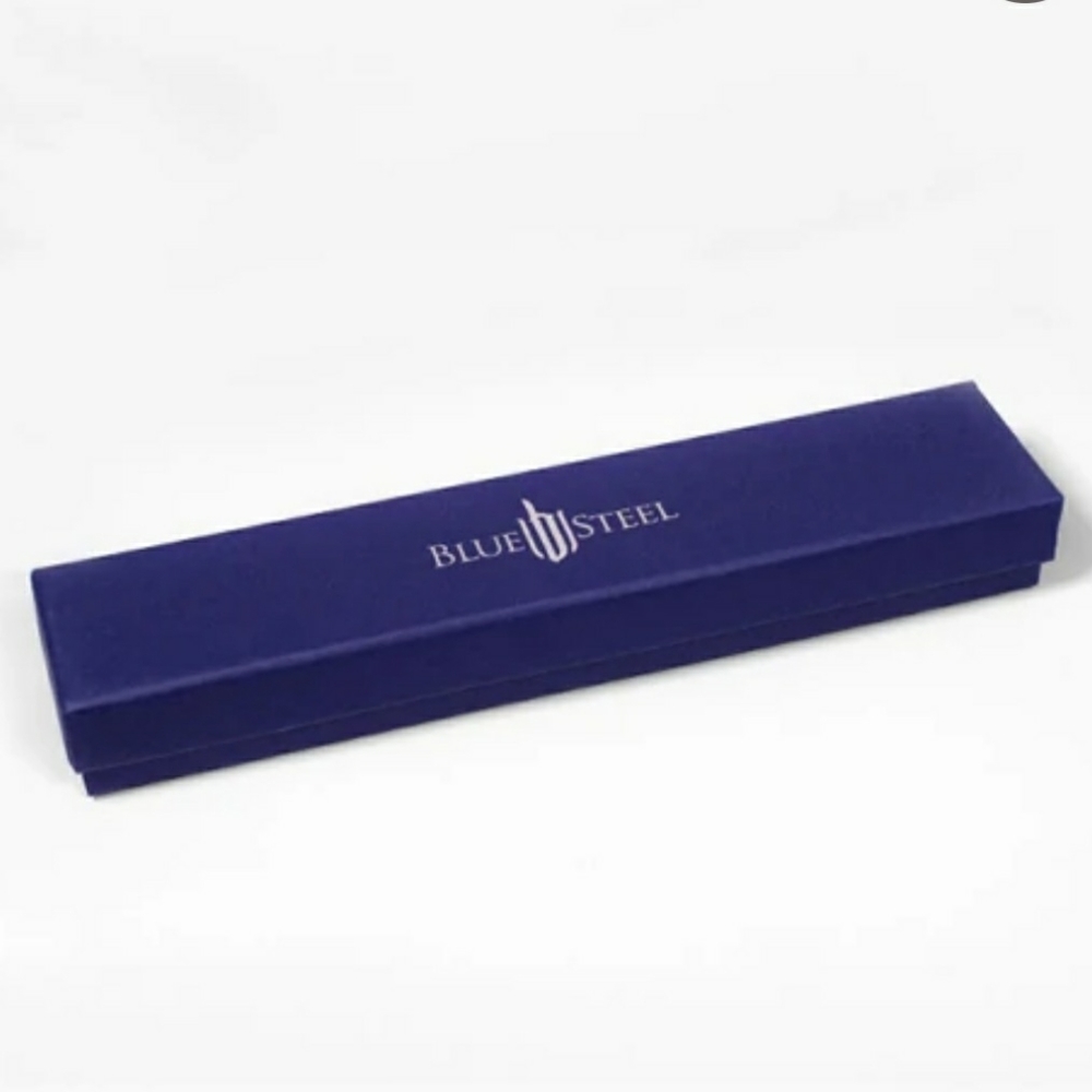 NIB Classic Solitaire Pendant Necklace - Picture 3 of 3